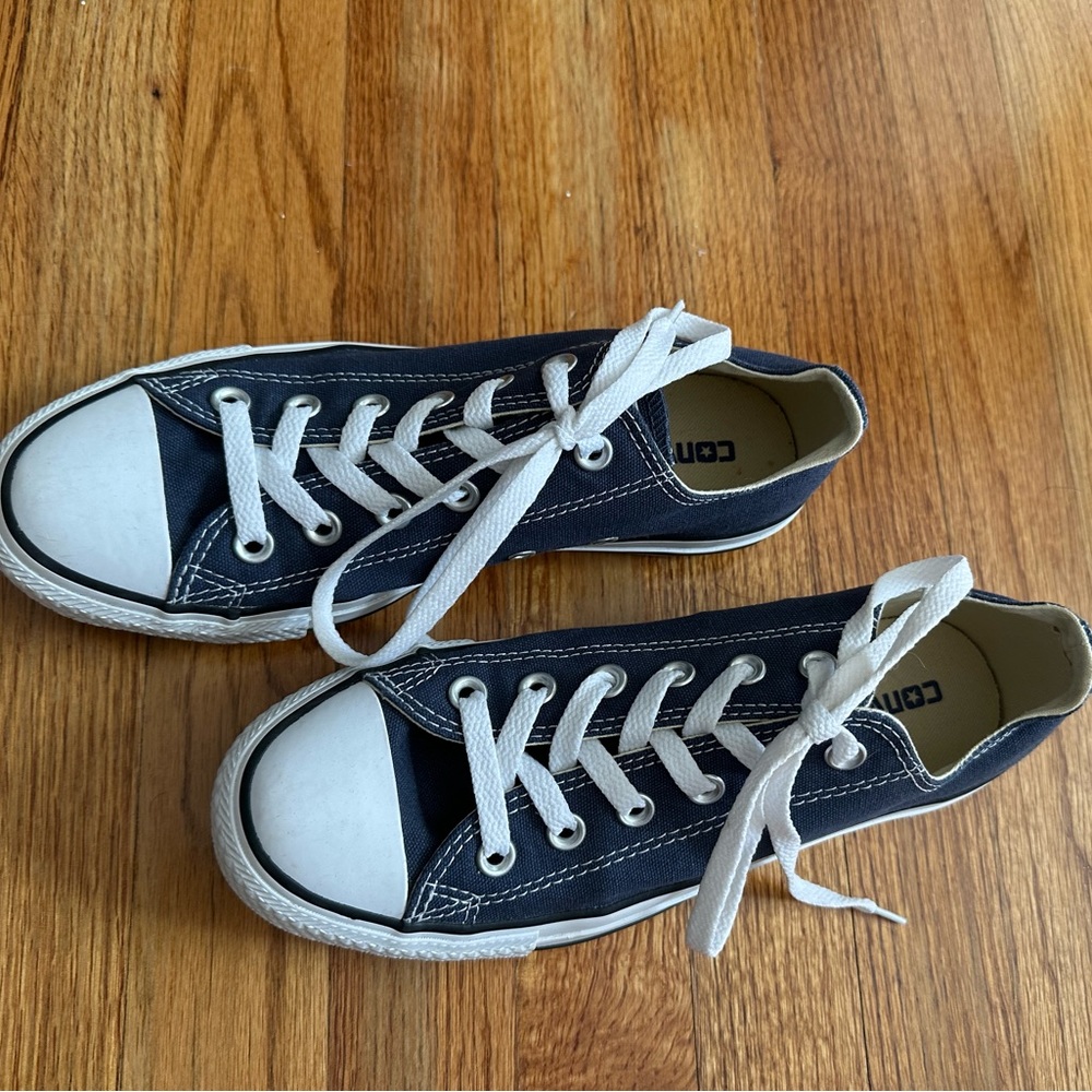 Converse All Star Sneakers | unisex men’s 6 / women’s 8 | navy blue low profile - Picture 3 of 8